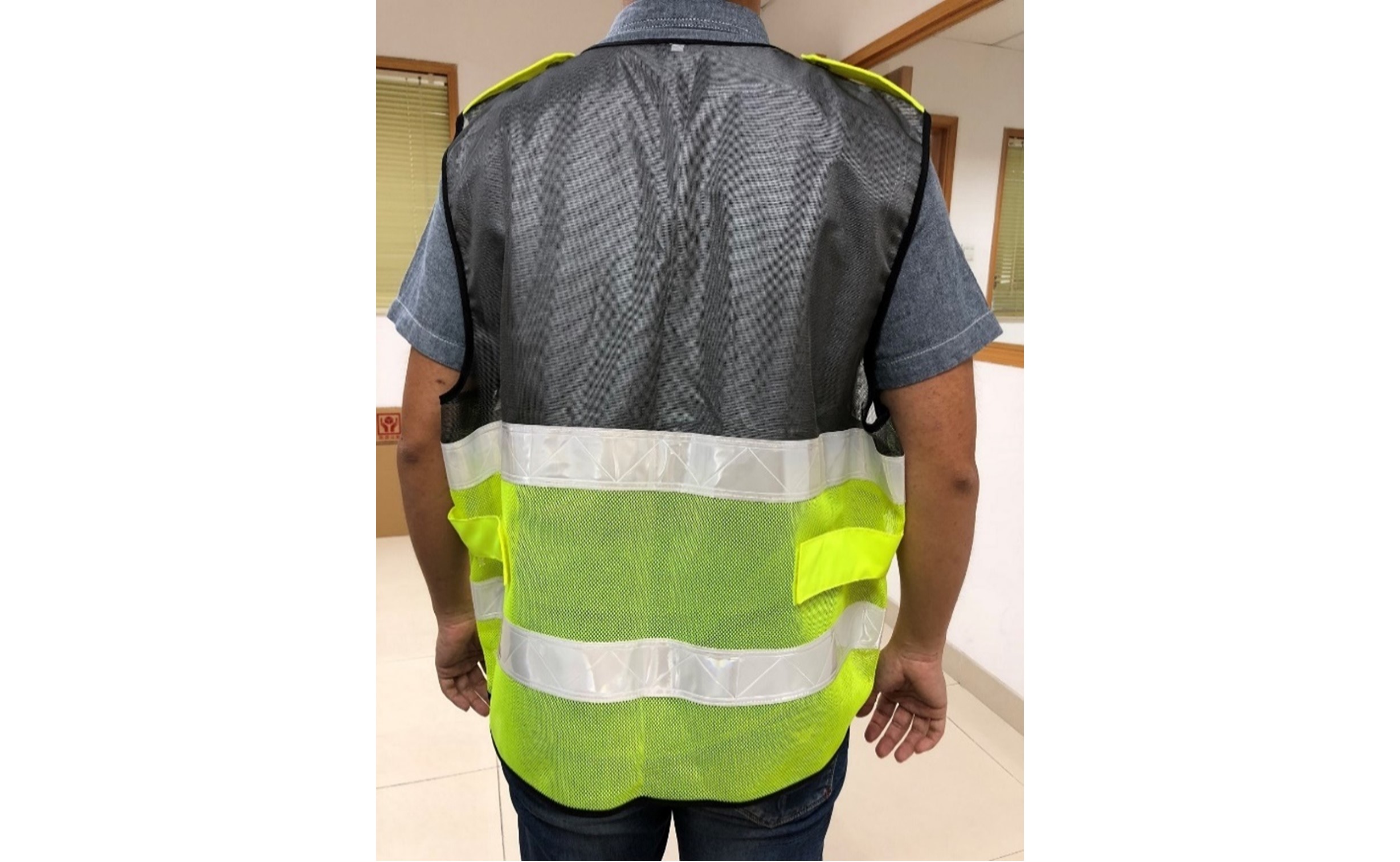 Heat Shielding Reflective Vest with Nano Coating Technology