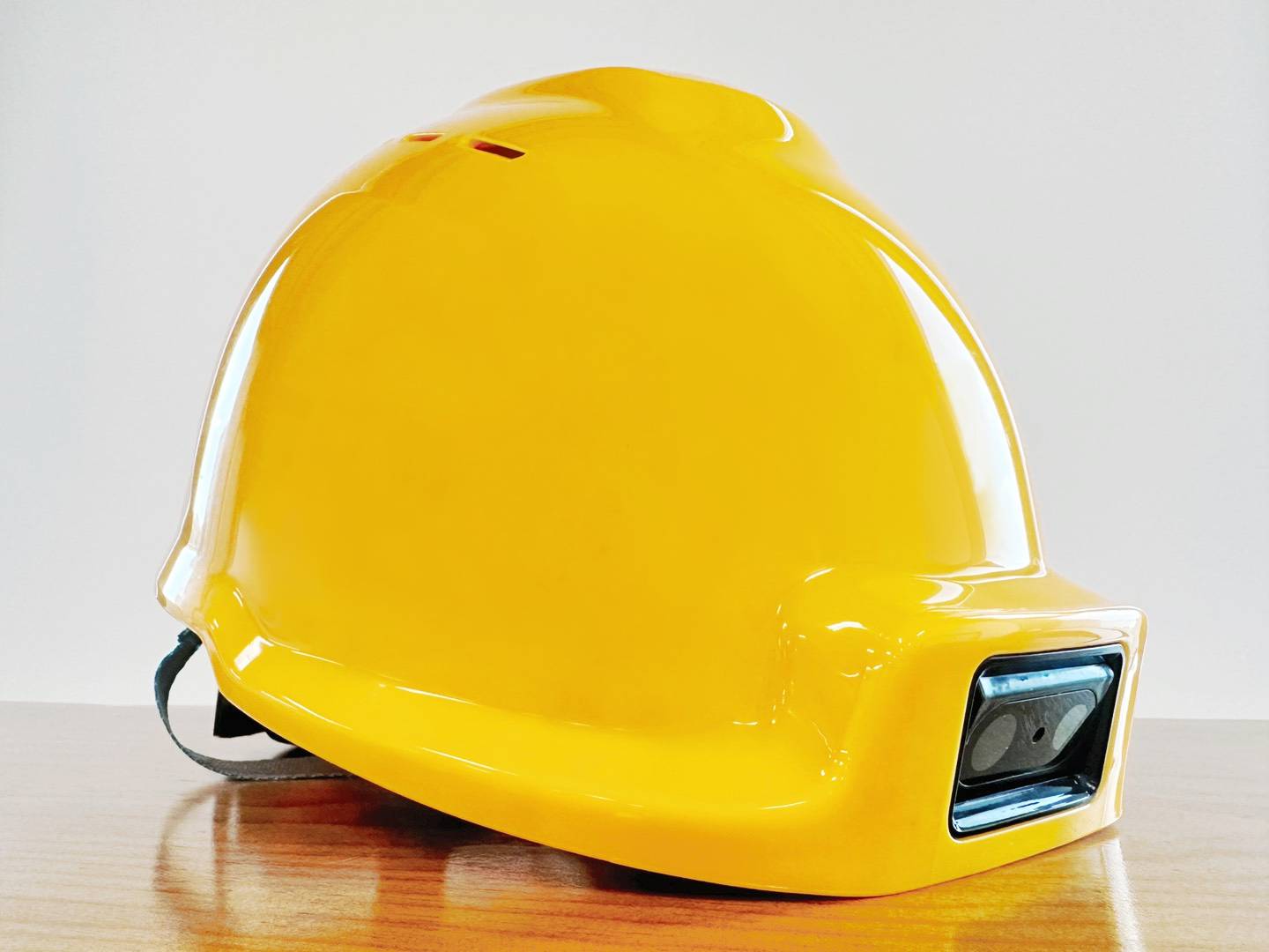 Helmet X - 智慧安全帽定位系統