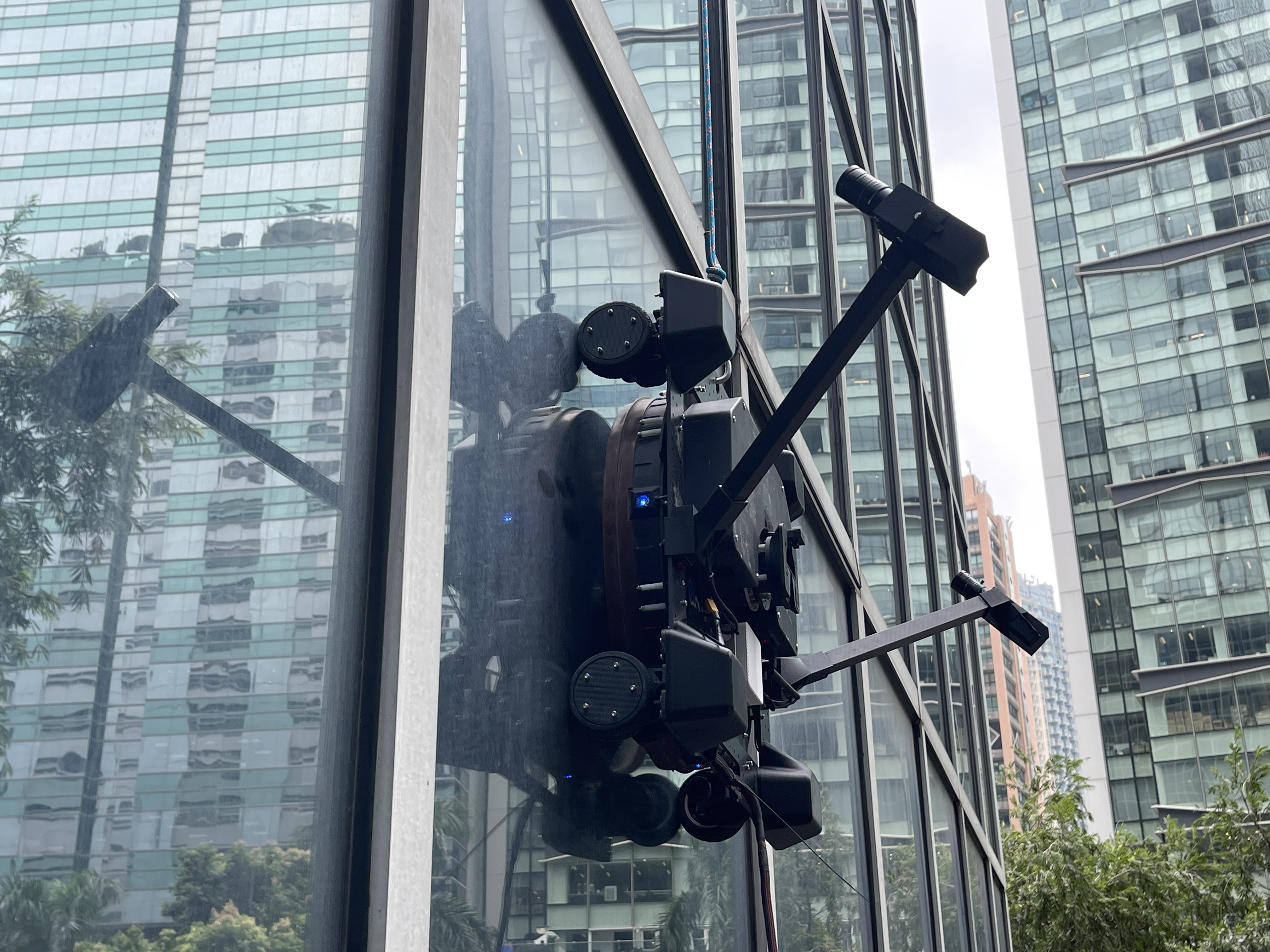 Wall-Climbing Robot